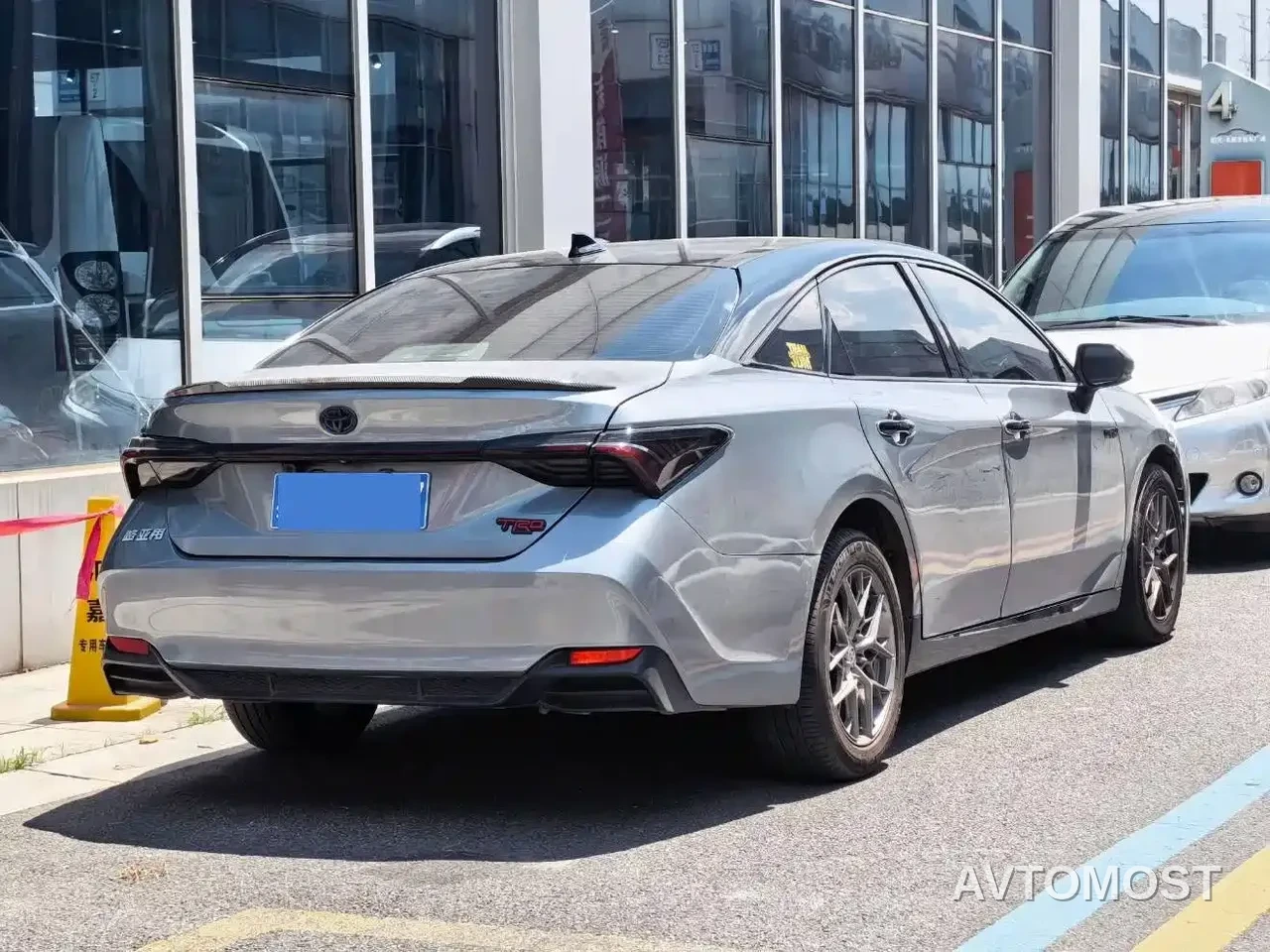 Toyota Avalon 2019 Hybrid 2.5L Luxury Edition China VI — фото 9