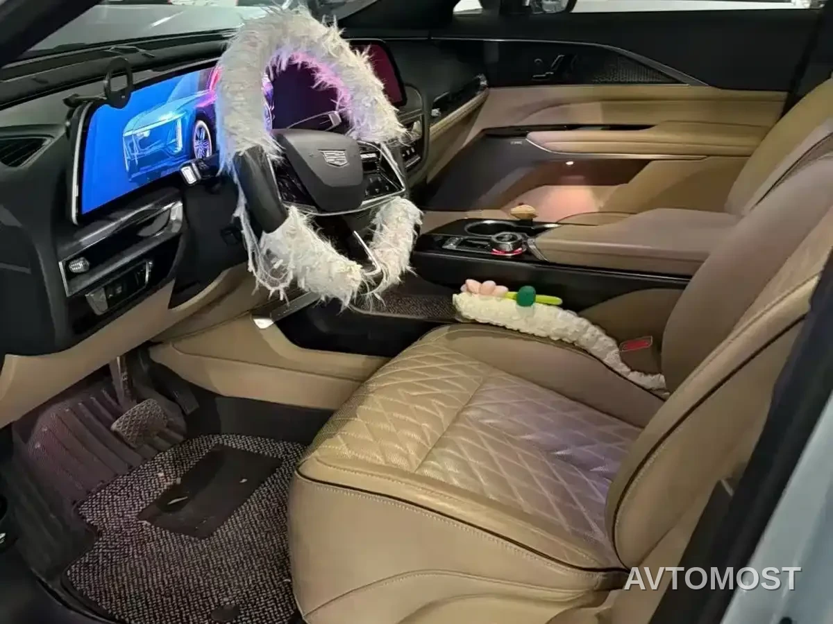 Cadillac IQ Rui Ge 2022 RWD Long Range Luxury Edition — фото 3