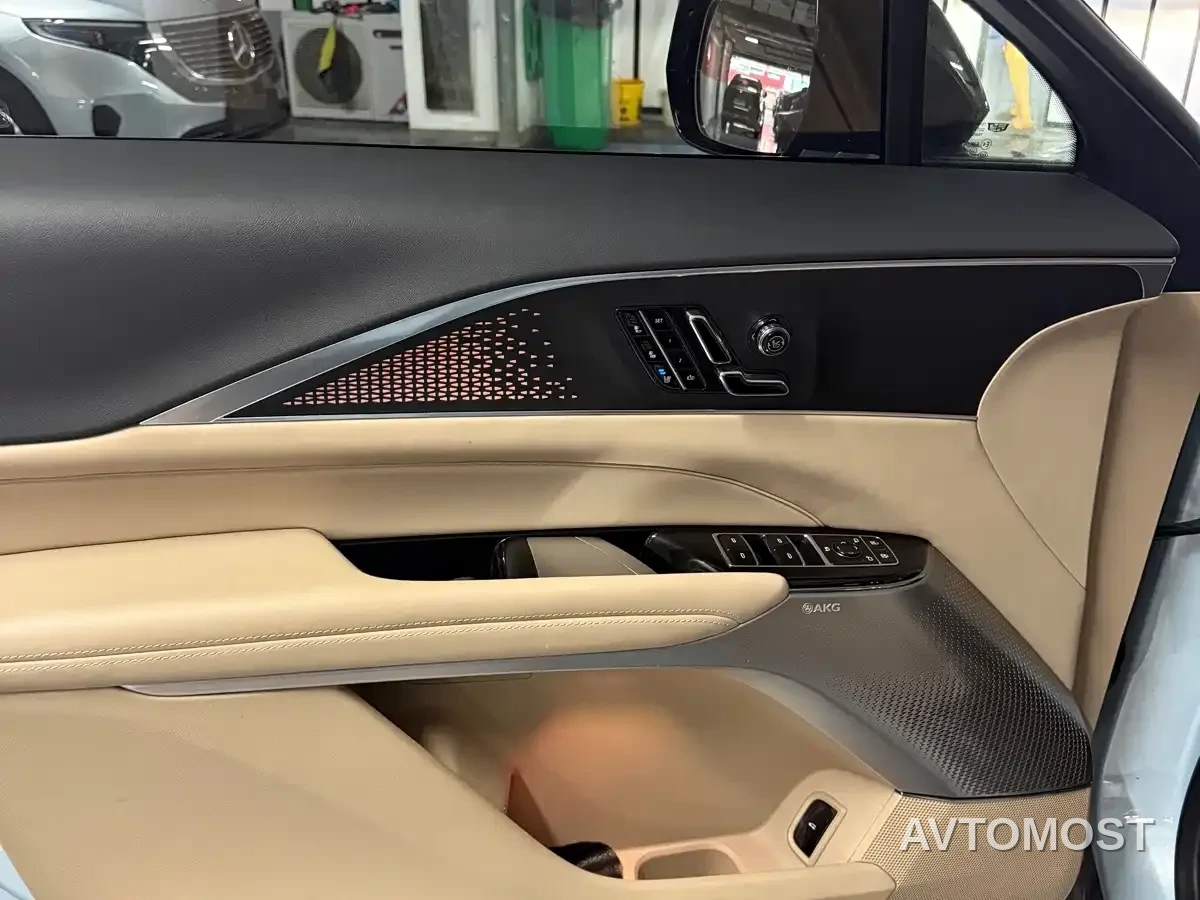 Cadillac IQ Rui Ge 2022 RWD Long Range Luxury Edition — фото 5
