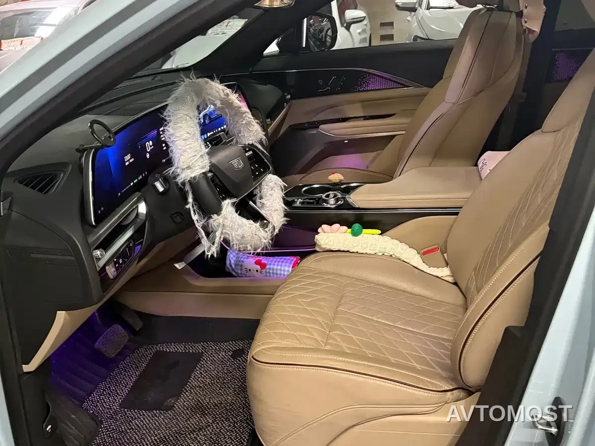 Cadillac IQ Rui Ge 2022 RWD Long Range Luxury Edition — фото 6