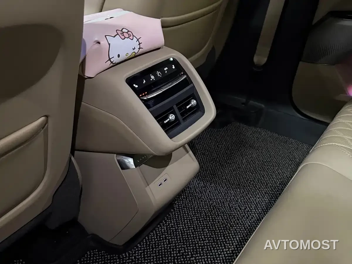 Cadillac IQ Rui Ge 2022 RWD Long Range Luxury Edition — фото 7