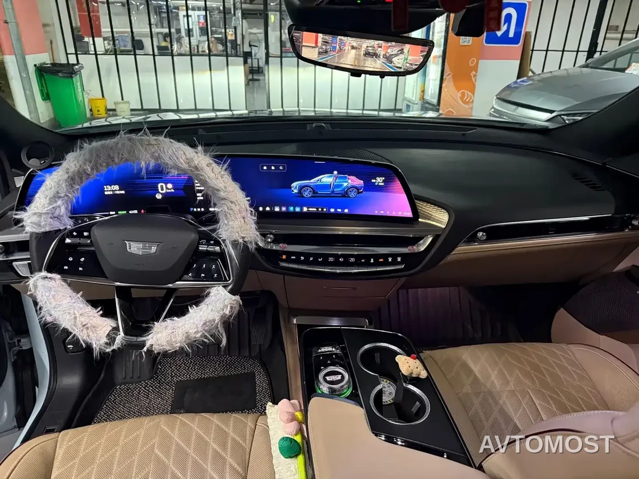 Cadillac IQ Rui Ge 2022 RWD Long Range Luxury Edition — фото 10