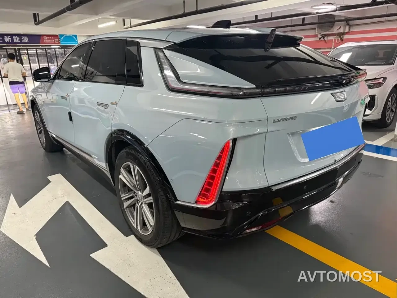 Cadillac IQ Rui Ge 2022 RWD Long Range Luxury Edition — фото 13