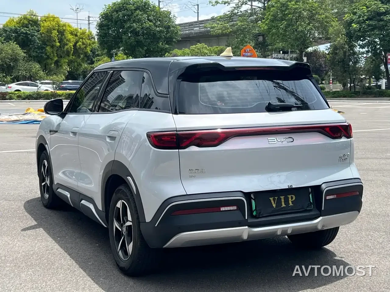 BYD Yuan UP 2024 401KM Leading Edition — фото 7