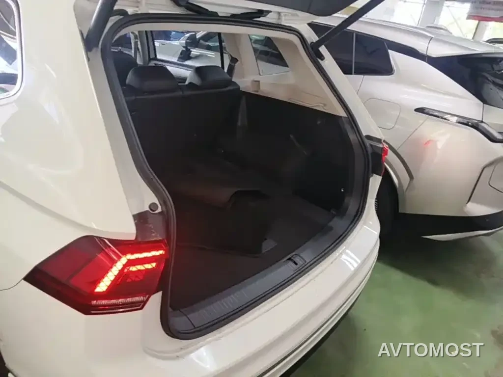 Volkswagen Tiguan L PHEV 2021 430PHEV Plug-in Hybrid Flagship — фото 12
