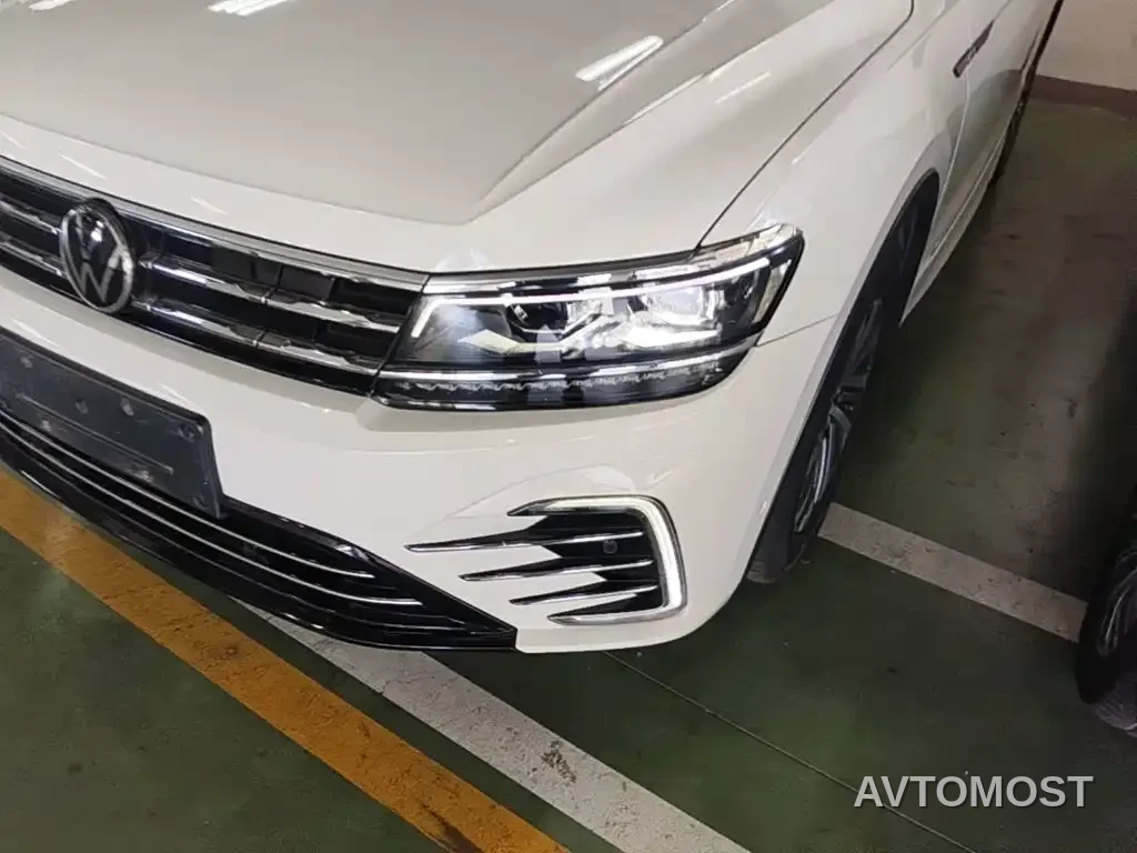 Volkswagen Tiguan L PHEV 2021 430PHEV Plug-in Hybrid Flagship — фото 17