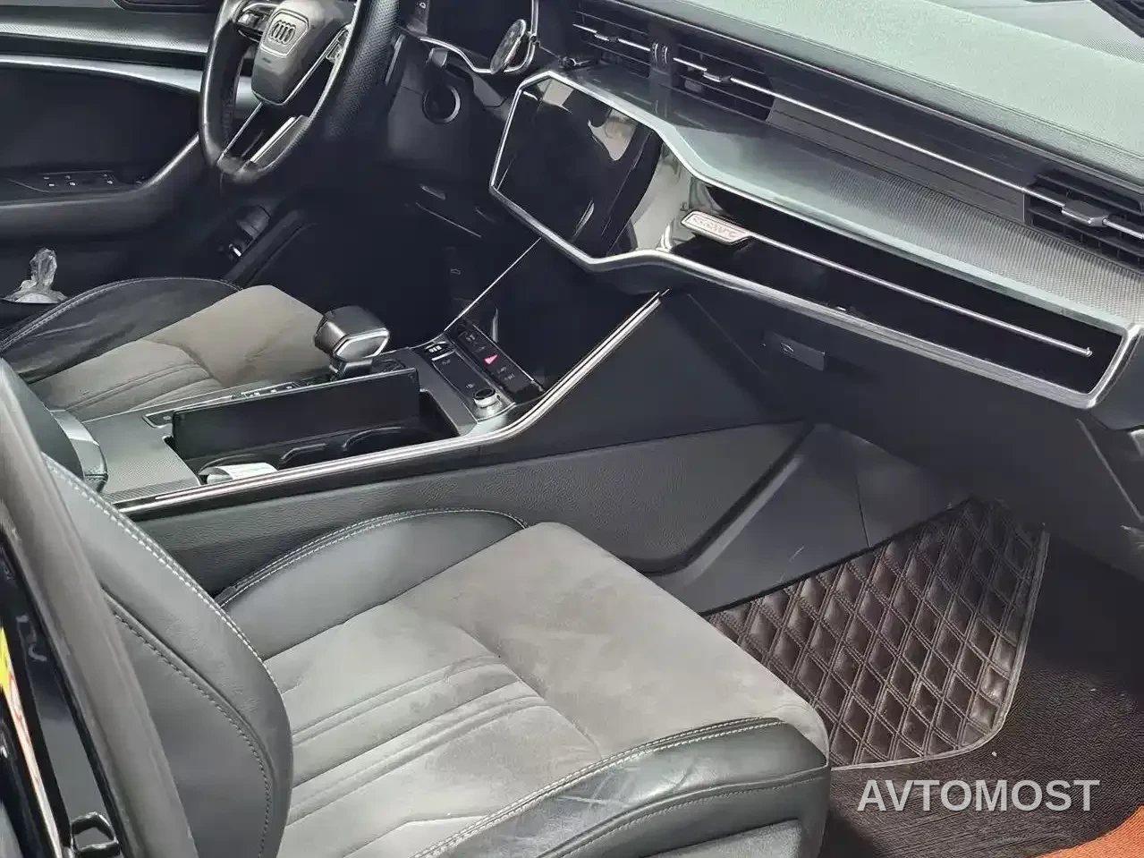 Audi A6L New Energy 2022 55 TFSI e quattro — фото 3