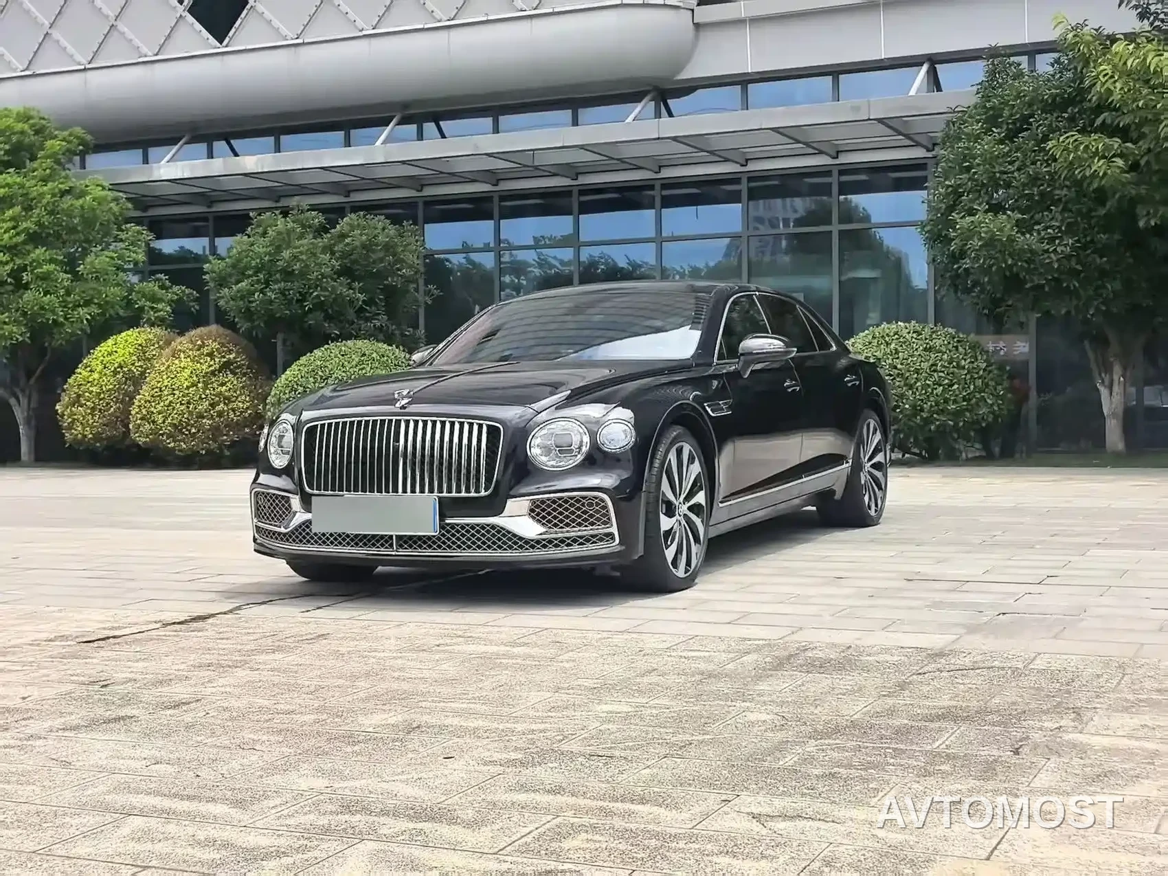 Bentley Flying Spur 2022 4.0T V8 Mulliner — фото 2
