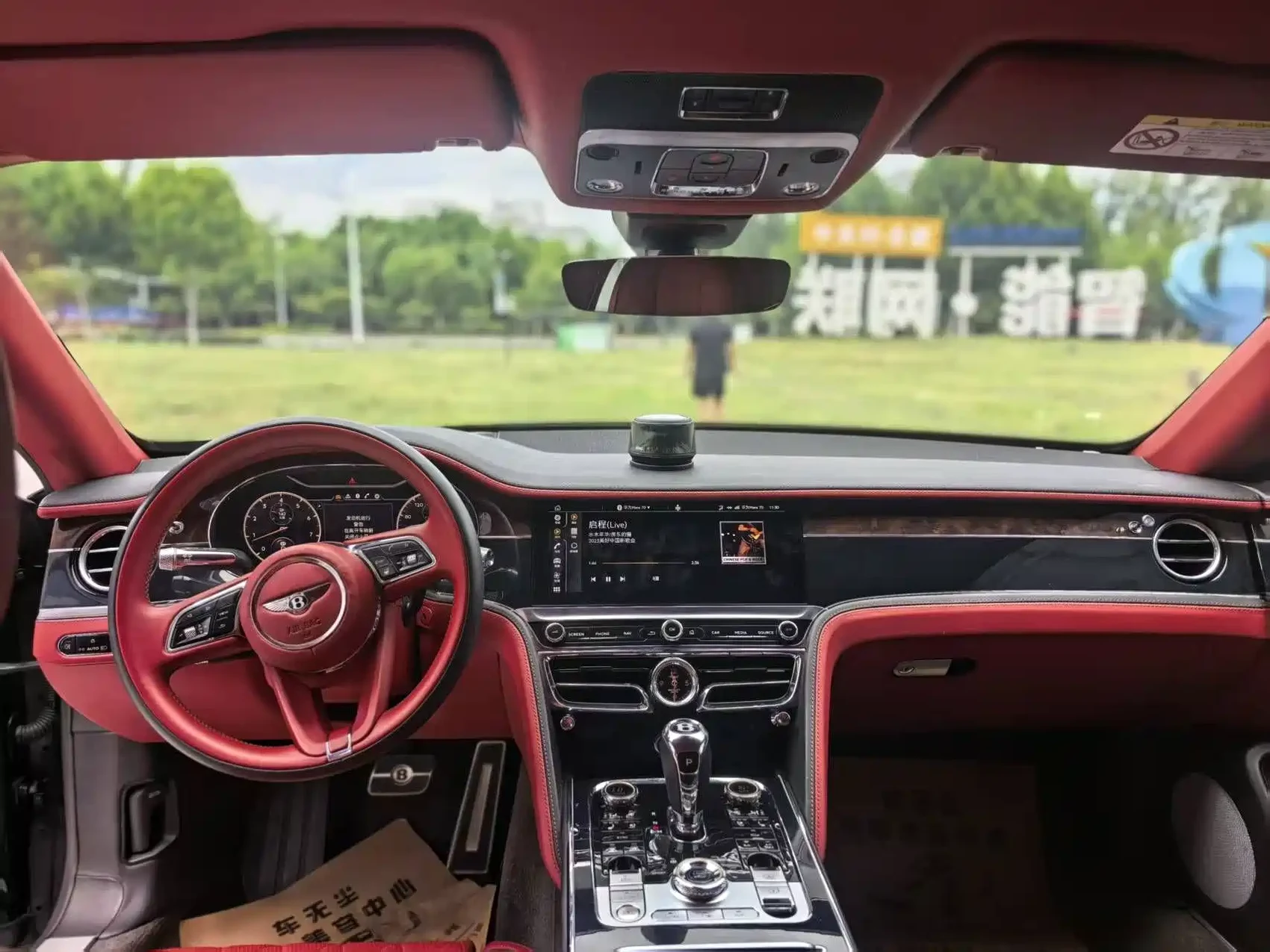 Bentley Flying Spur 2022 4.0T V8 Mulliner — фото 6