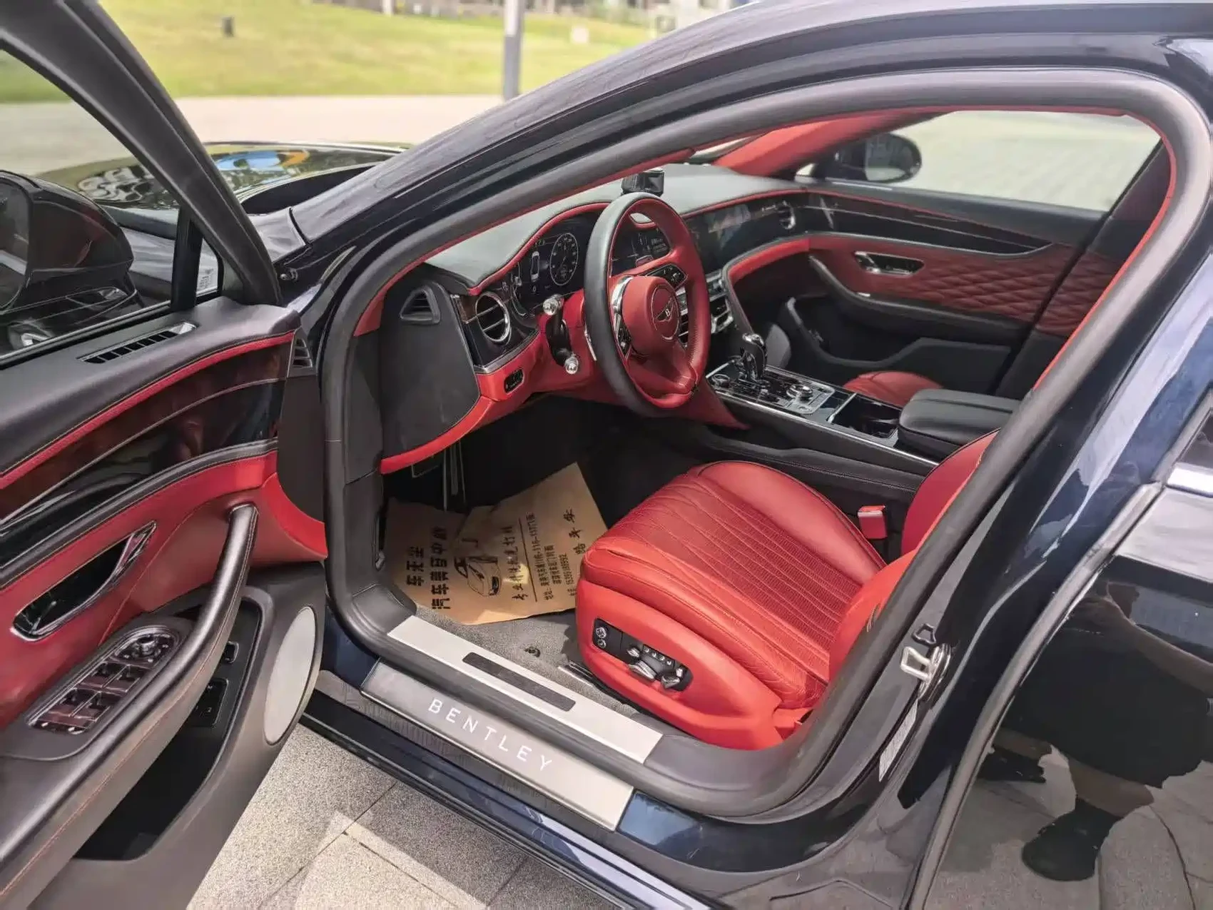 Bentley Flying Spur 2022 4.0T V8 Mulliner — фото 11