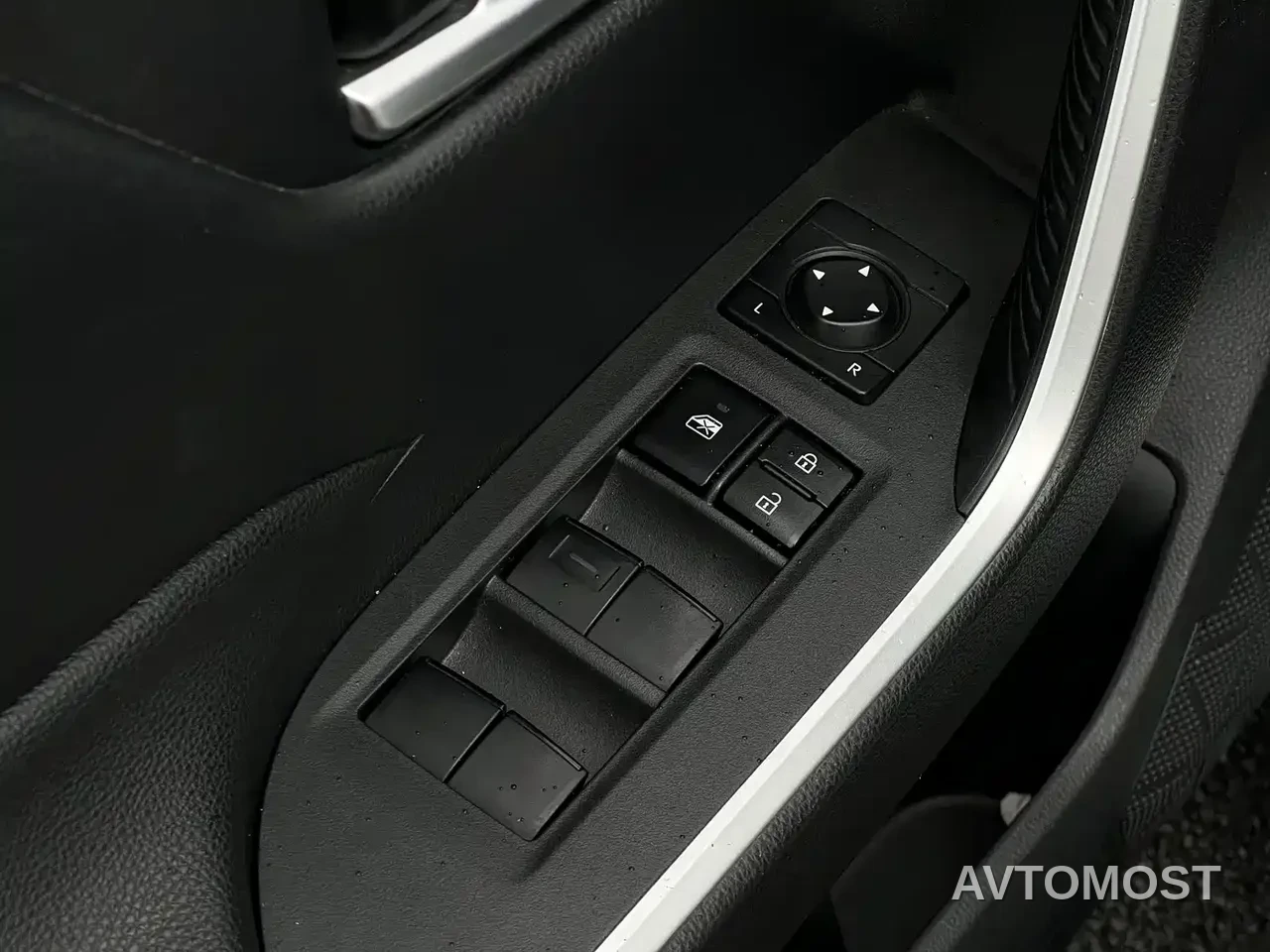Toyota Wildlander New Energy 2021 High Performance 2.5L 2WD Power Edition — фото 11