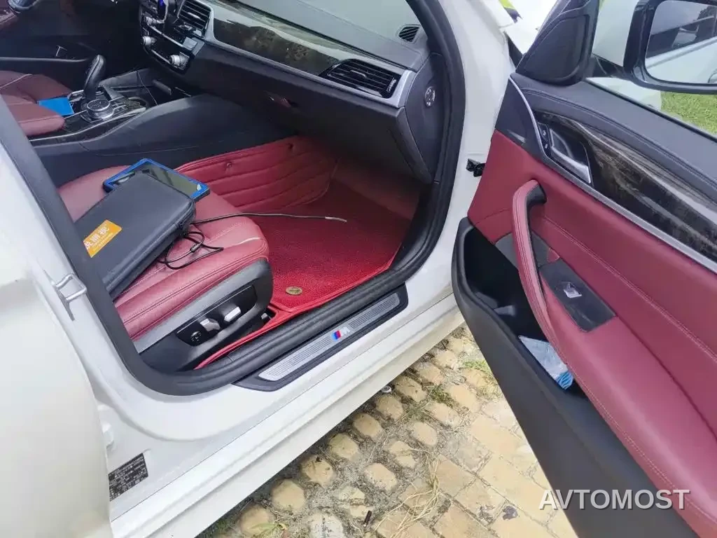 BMW 5 Series New Energy 2021 Facelift 535Le M Sport Package — фото 12