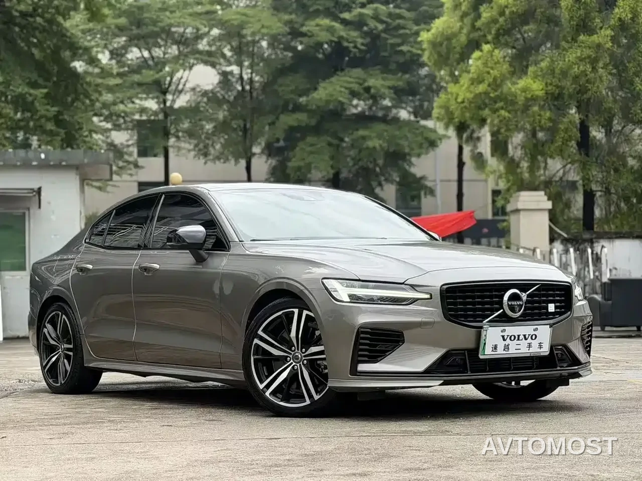 Volvo S60 Plug-in Hybrid 2021 T8 Twin Engine AWD R-Design Sport Edition — фото 3