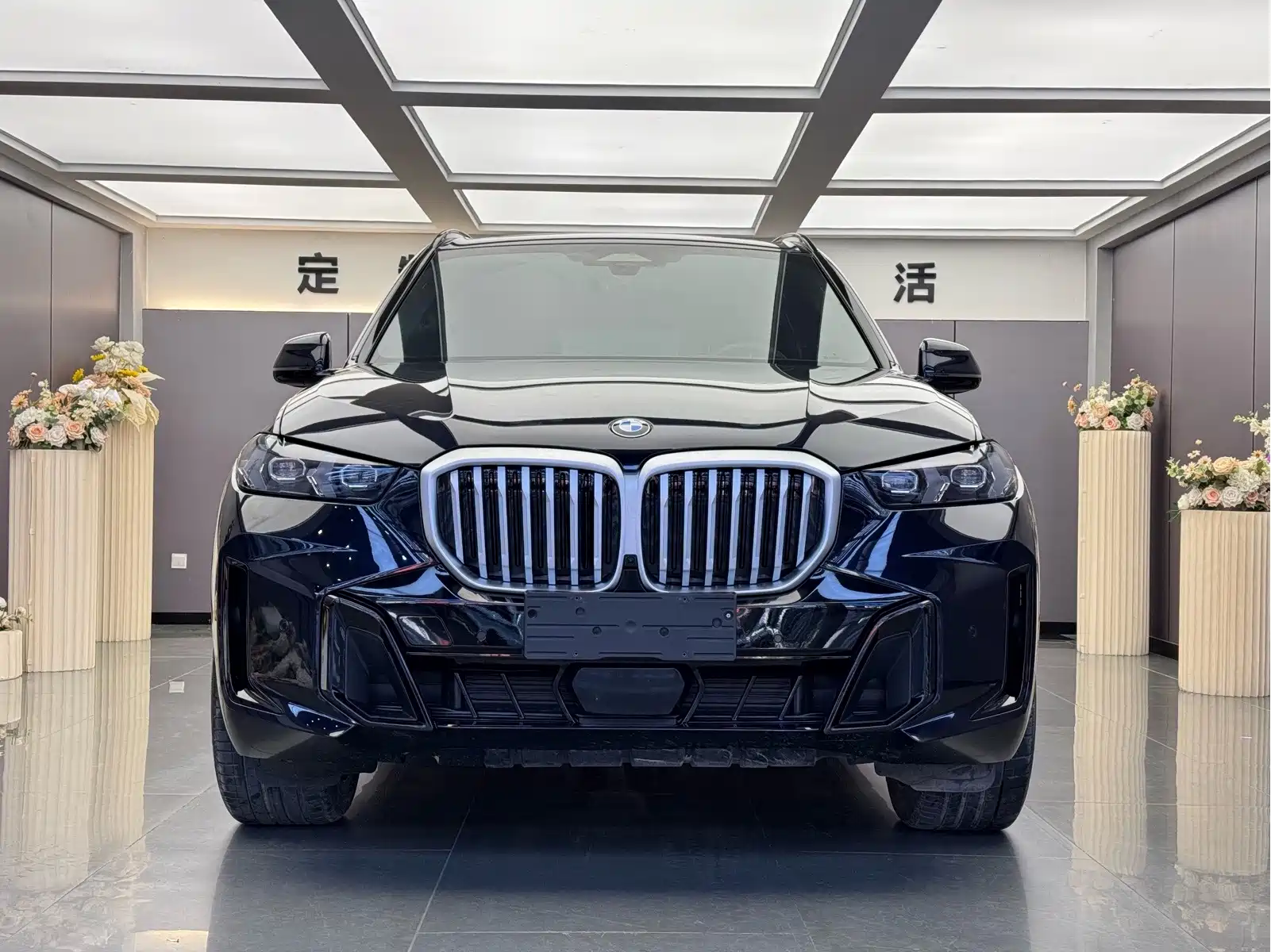 BMW X5 2023 xDrive 30Li Premium M Sport Package — фото 2