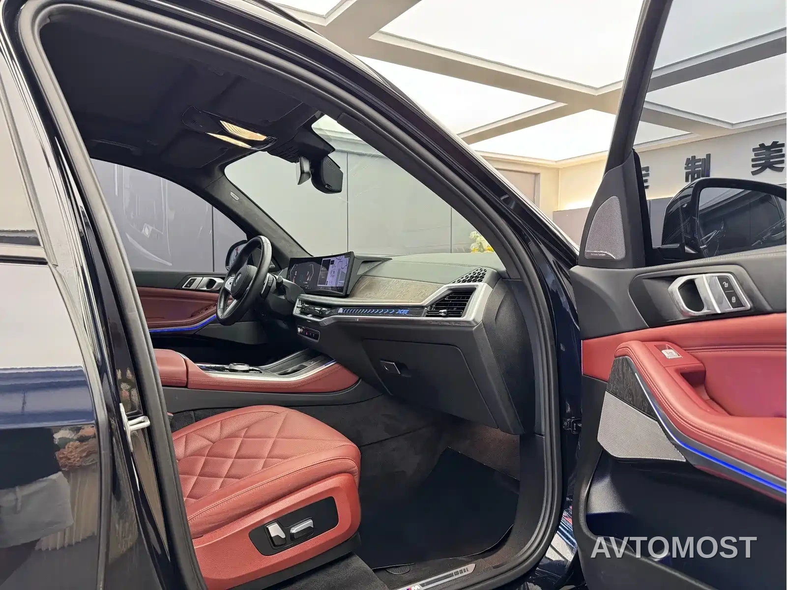 BMW X5 2023 xDrive 30Li Premium M Sport Package — фото 8