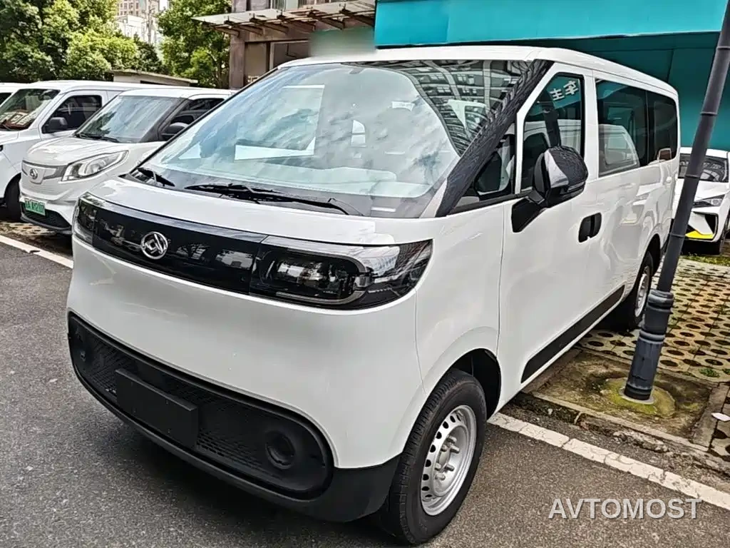 SAIC Maxus Dana V1 2025 Low Roof Multi-purpose Version 42kWh — фото 1
