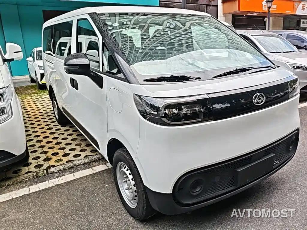 SAIC Maxus Dana V1 2025 Low Roof Multi-purpose Version 42kWh — фото 4