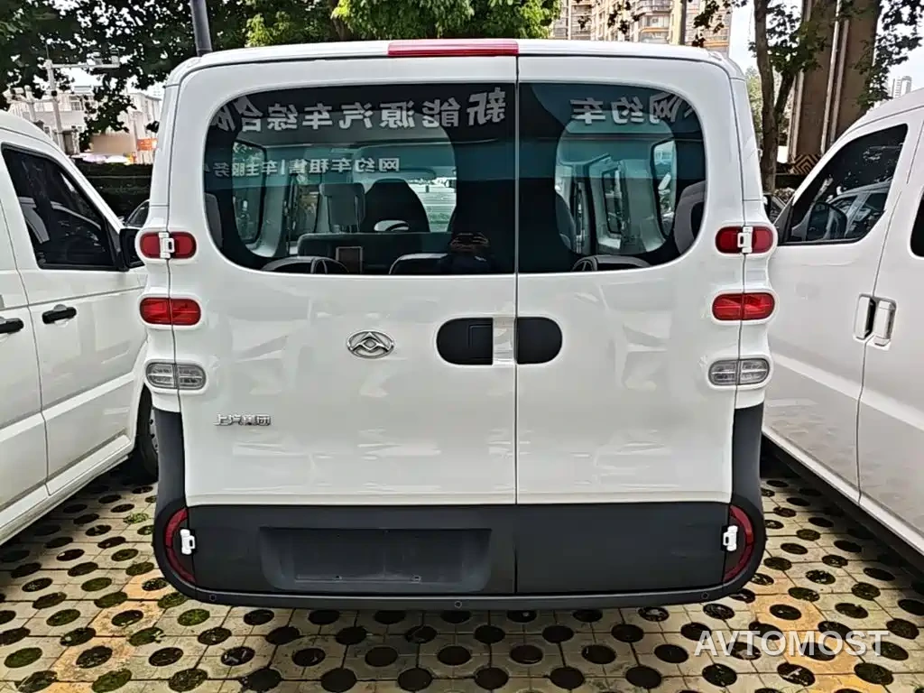 SAIC Maxus Dana V1 2025 Low Roof Multi-purpose Version 42kWh — фото 6