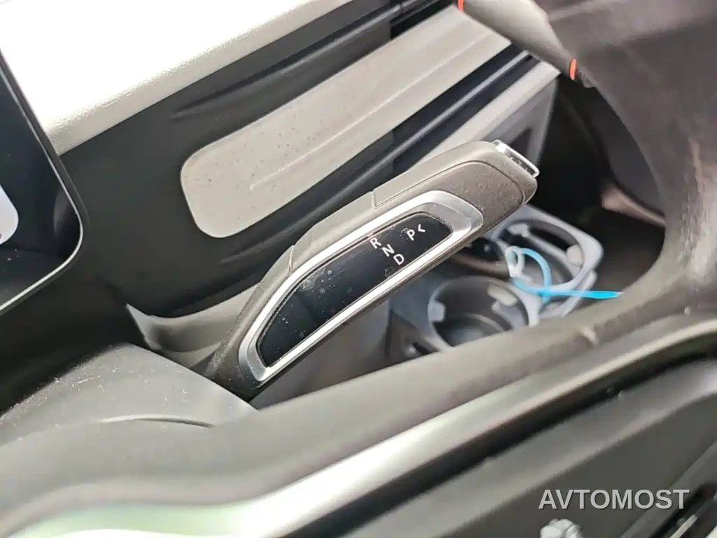 SAIC Maxus Dana V1 2025 Low Roof Multi-purpose Version 42kWh — фото 11