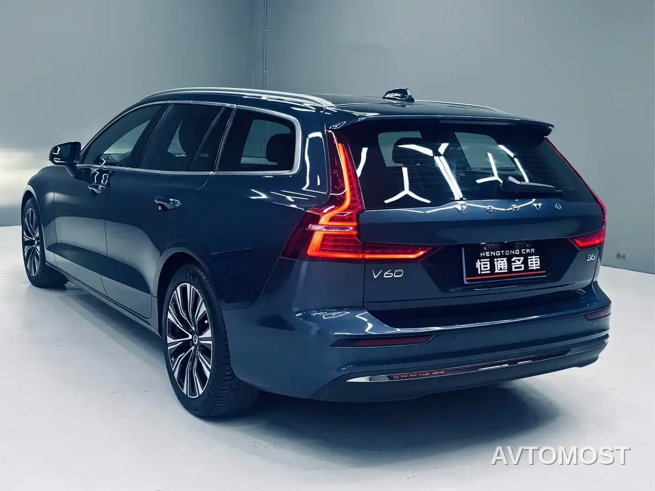Volvo V60 2023 B5 Zhiyuan Luxury Edition — фото 3
