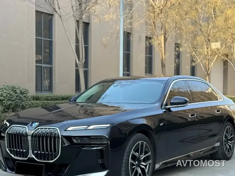 BMW 7 Series 2023 Model 735Li Luxury Package