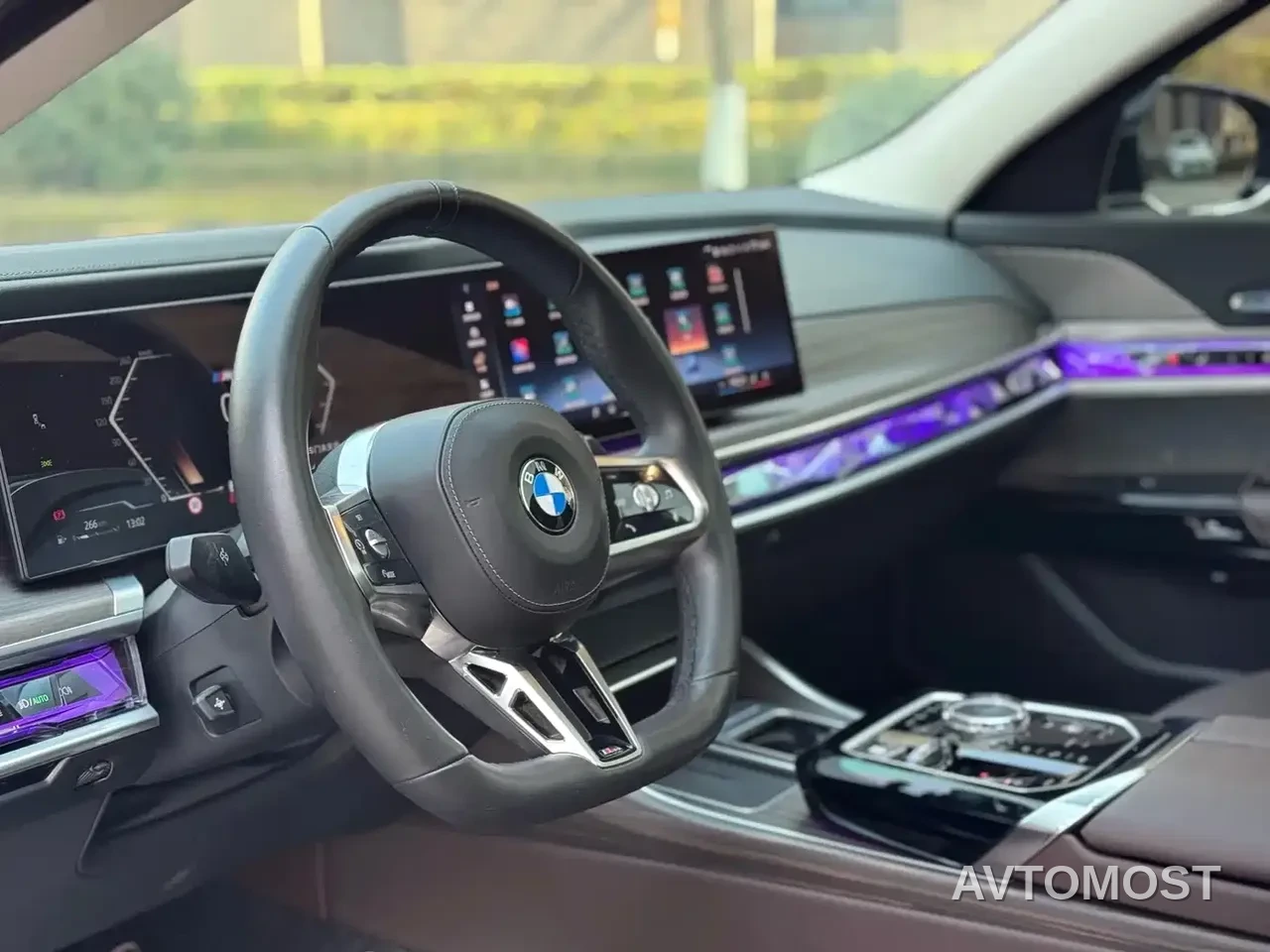 BMW 7 Series 2023 Model 735Li Luxury Package — фото 4