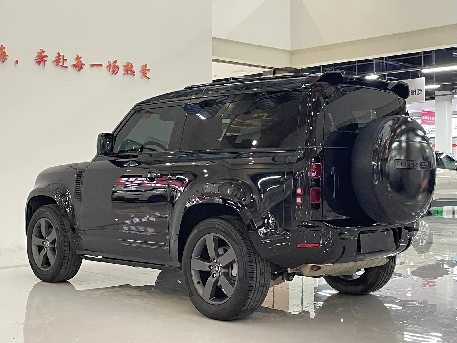 Land Rover Defender 2022 90 2.0T P300 X-DYNAMIC HSE — фото 9