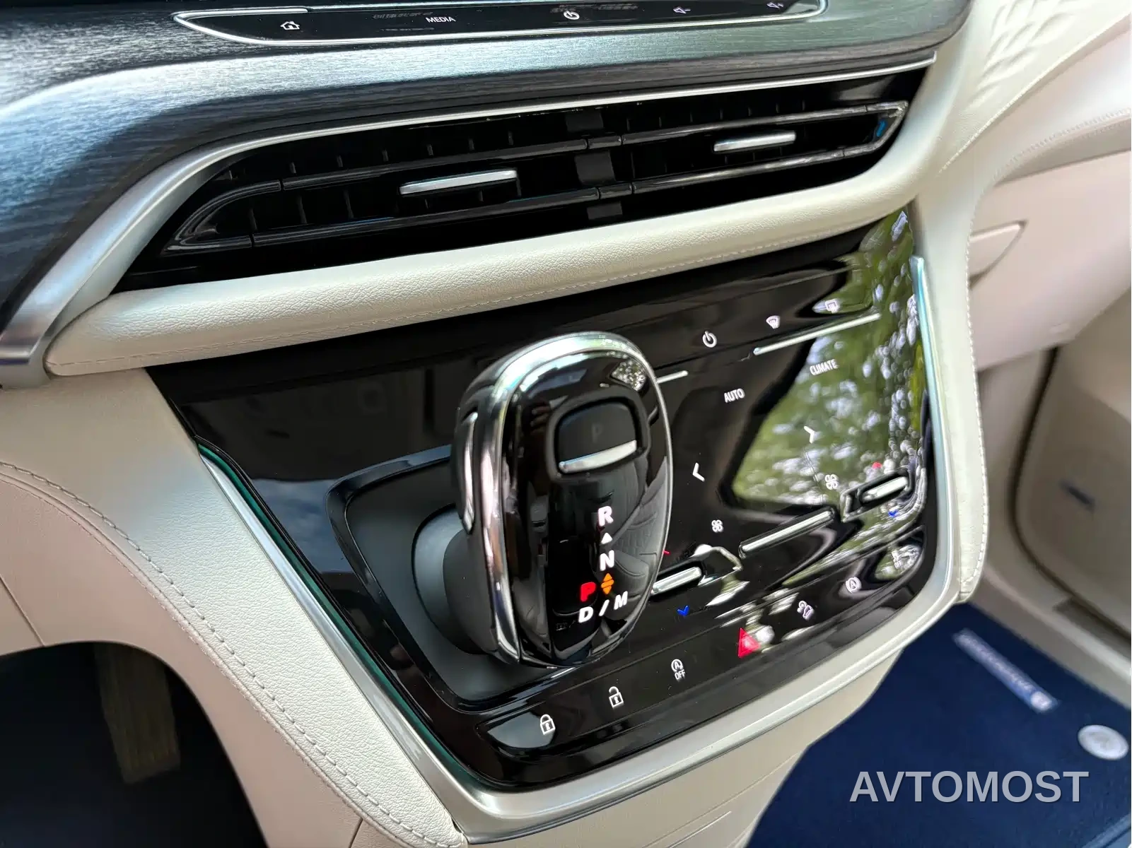Buick GL8 2022 Avenir Avia 6-Seater Virtue Edition — фото 15