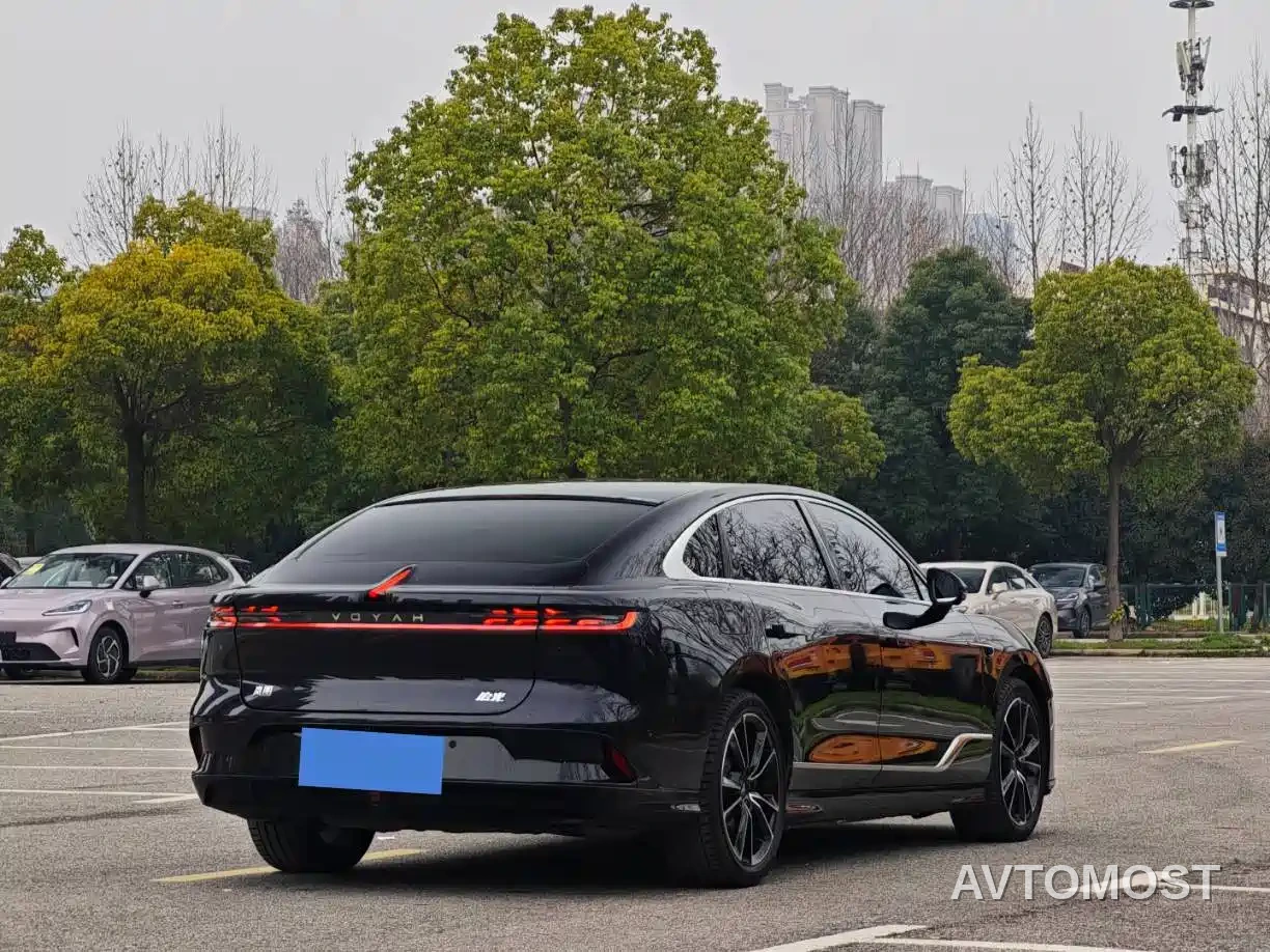 VOYAH Zhuiguang 2024 PHEV AWD Ultra Long Range Flagship — фото 5