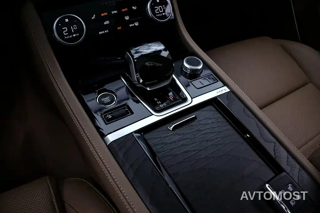 Jaguar XFL 2025 2.0T P250 FWD Luxury Edition — фото 9