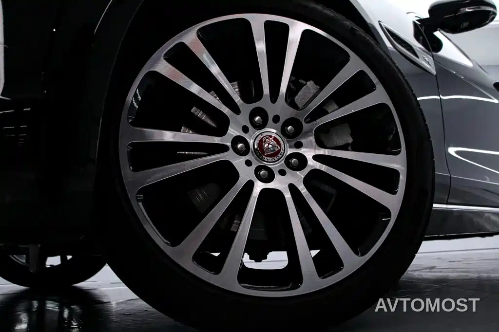 Jaguar XFL 2025 2.0T P250 FWD Luxury Edition — фото 16
