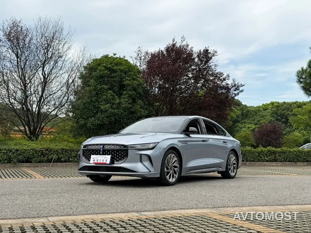 Lincoln Z 2024 2.0T 2WD Premium Hybrid — фото 1