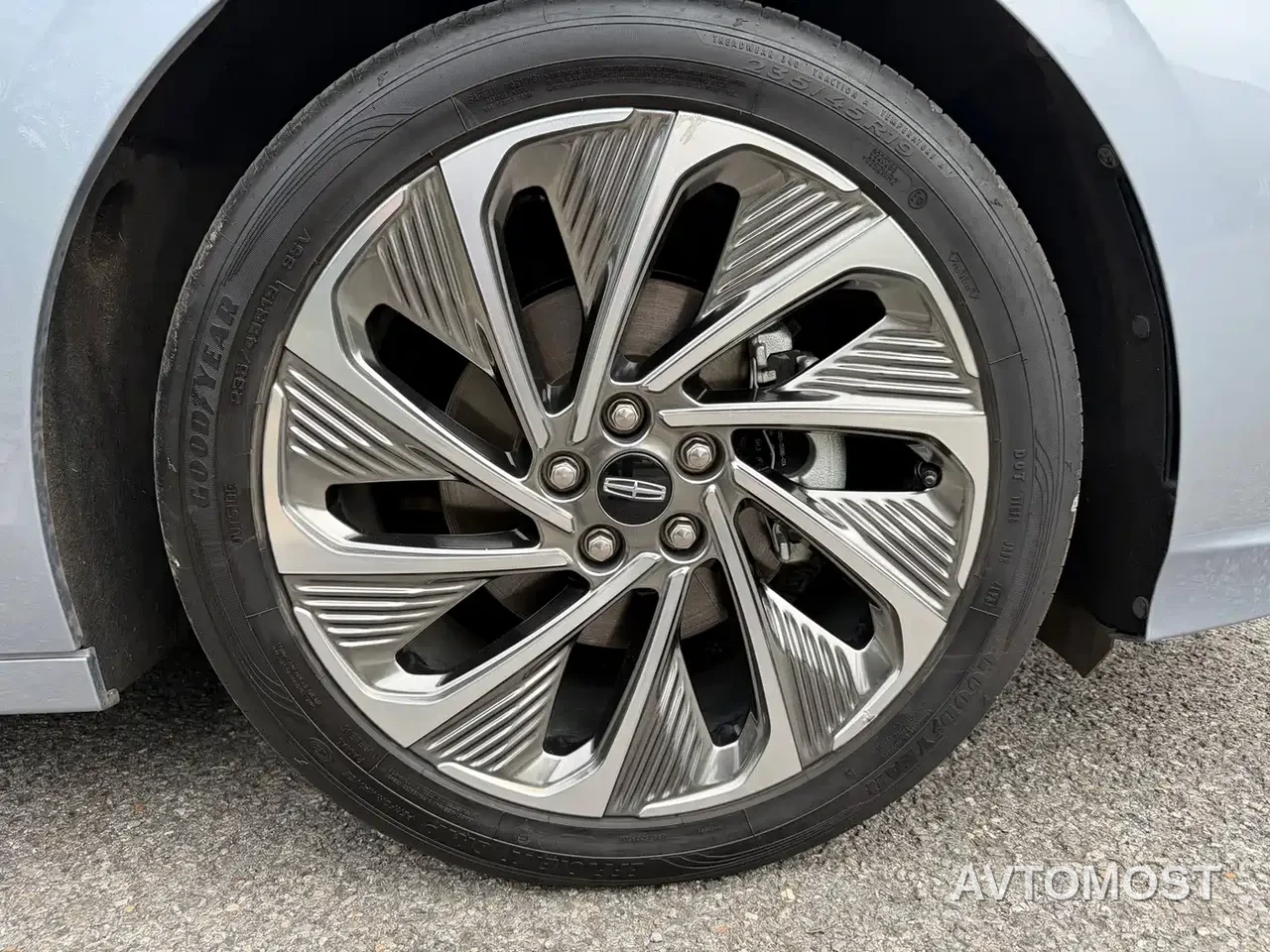 Lincoln Z 2024 2.0T 2WD Premium Hybrid — фото 12