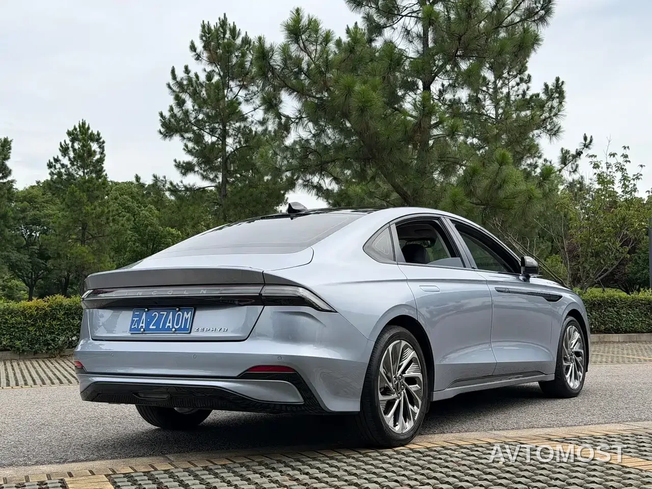 Lincoln Z 2024 2.0T 2WD Premium Hybrid — фото 15