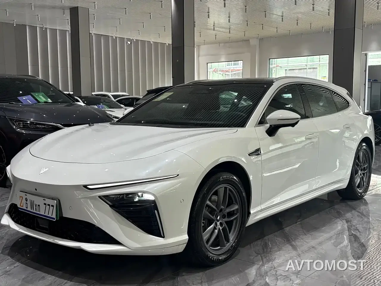 Nezha S Shooting Brake 2024 Model Range Extender 300 Standard — фото 1