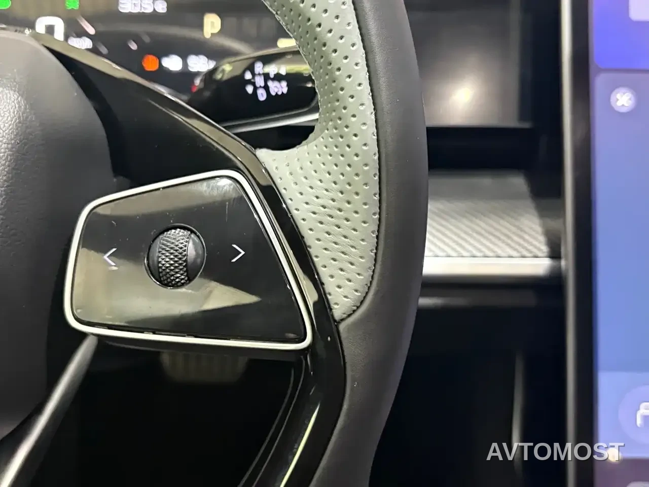 Nezha S Shooting Brake 2024 Model Range Extender 300 Standard — фото 9