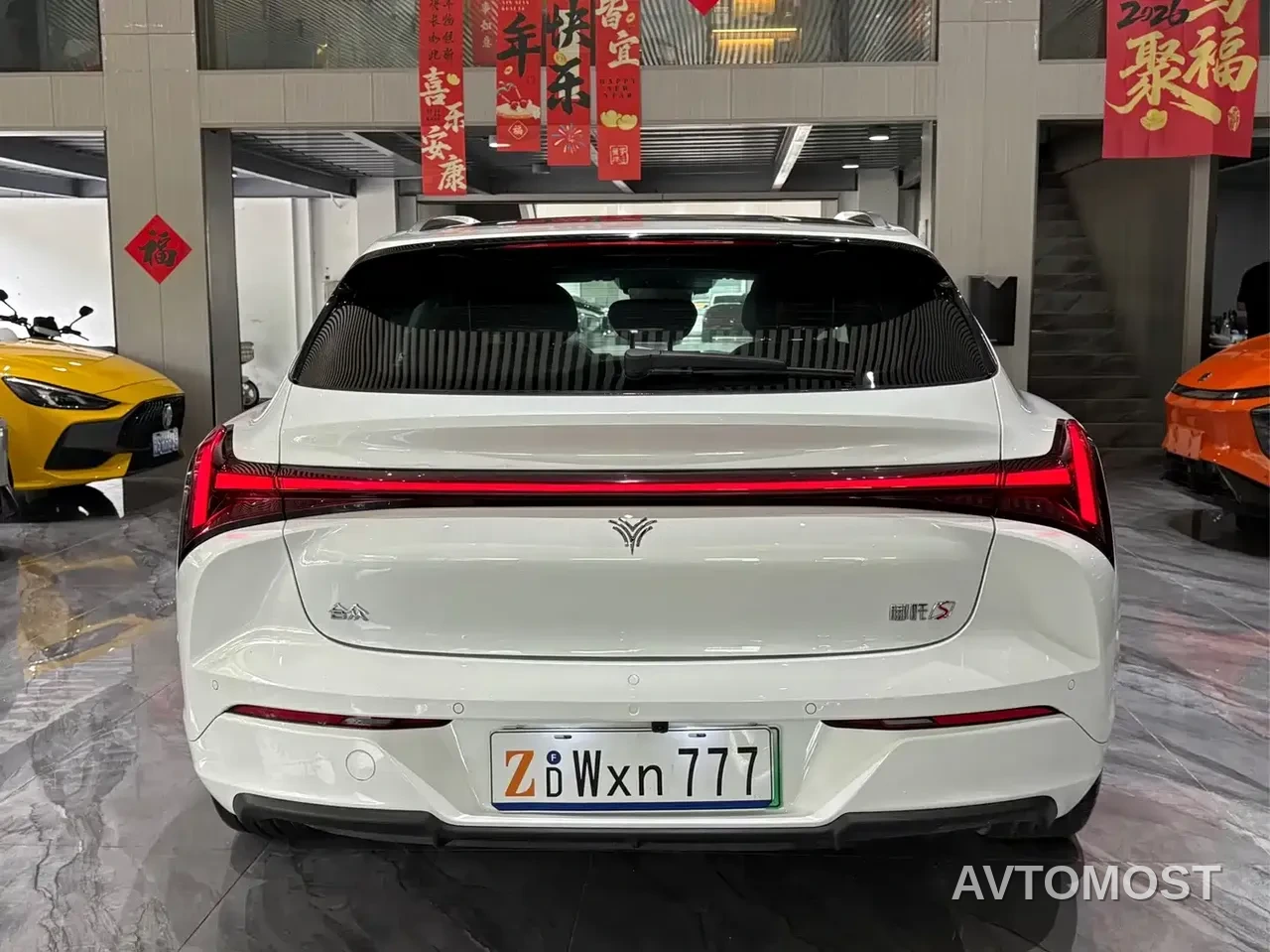 Nezha S Shooting Brake 2024 Model Range Extender 300 Standard — фото 30
