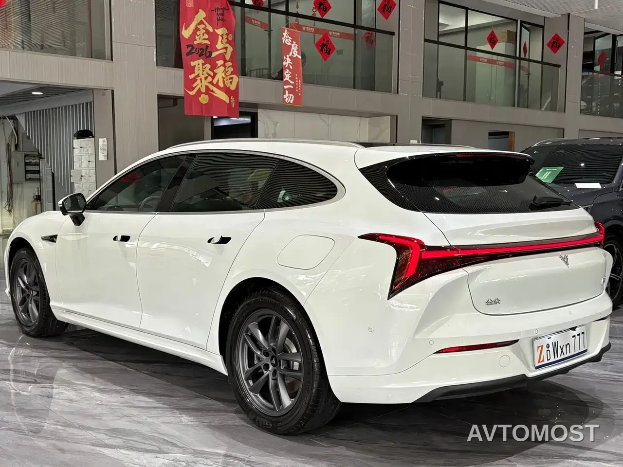 Nezha S Shooting Brake 2024 Model Range Extender 300 Standard — фото 31