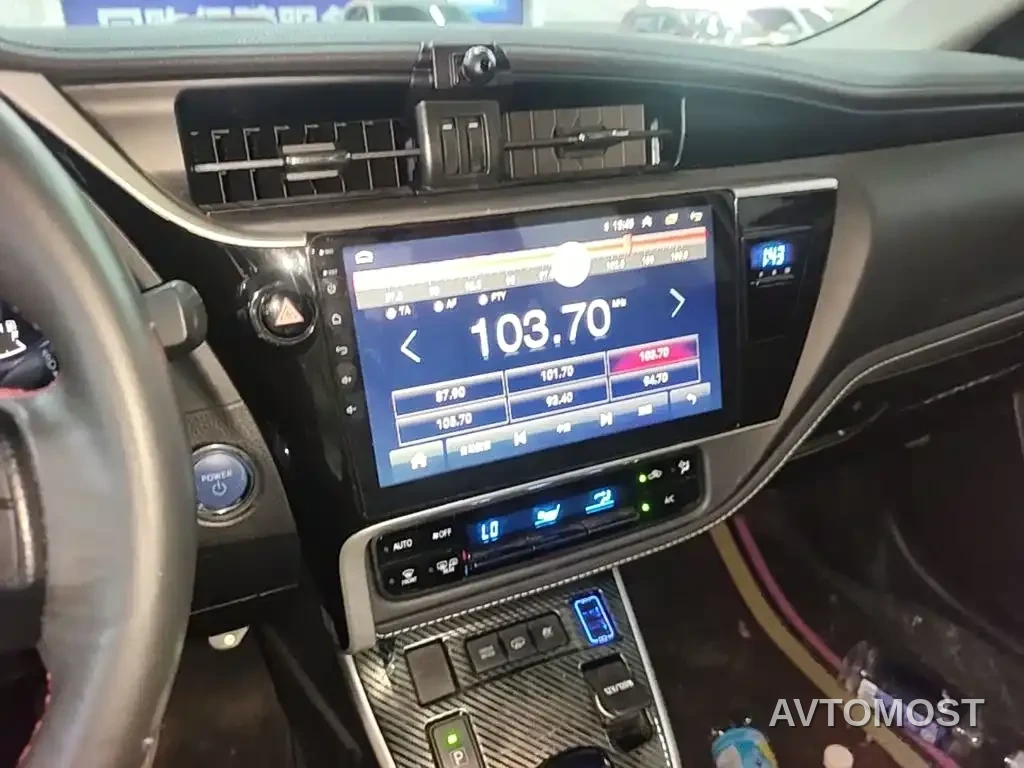 Toyota Corolla Twin Engine E+ 2019 1.8L E-CVT Leading Edition — фото 13
