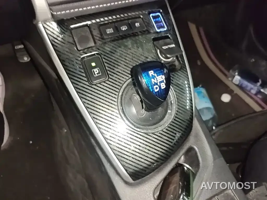 Toyota Corolla Twin Engine E+ 2019 1.8L E-CVT Leading Edition — фото 14