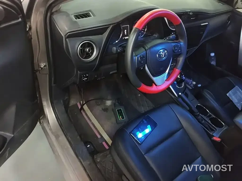 Toyota Corolla Twin Engine E+ 2019 1.8L E-CVT Leading Edition — фото 16