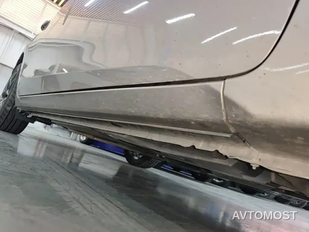 Toyota Corolla Twin Engine E+ 2019 1.8L E-CVT Leading Edition — фото 21