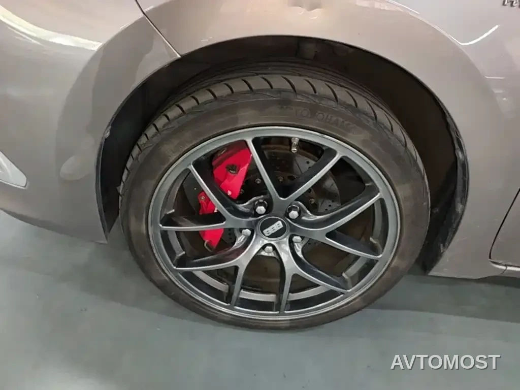 Toyota Corolla Twin Engine E+ 2019 1.8L E-CVT Leading Edition — фото 23