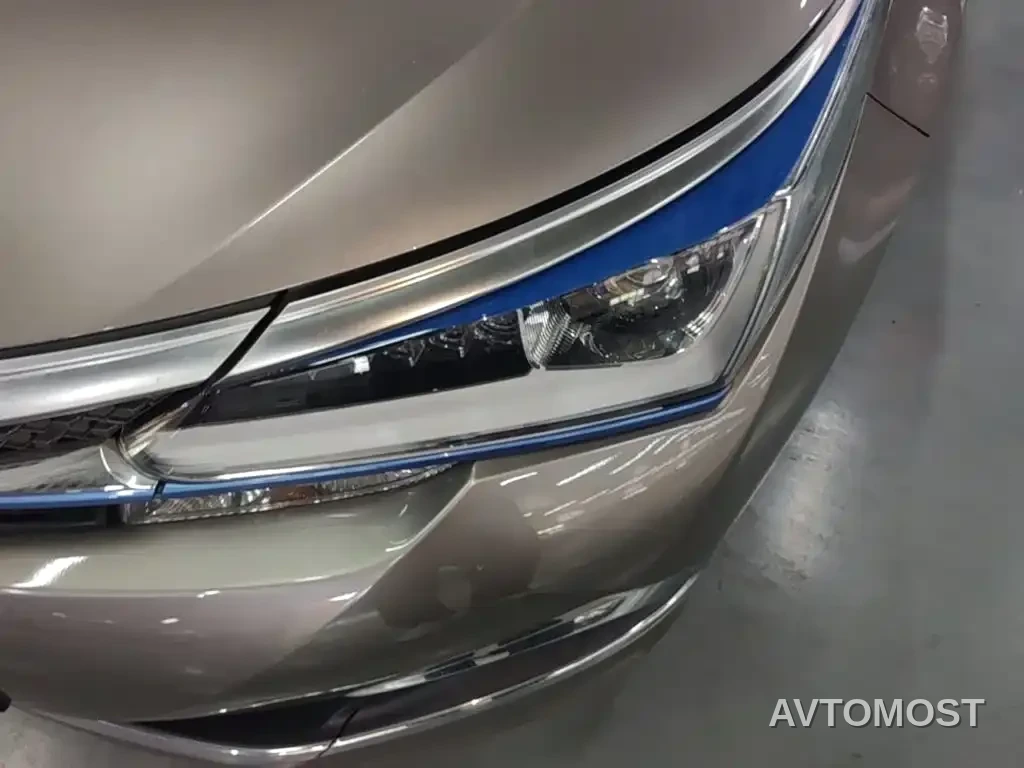 Toyota Corolla Twin Engine E+ 2019 1.8L E-CVT Leading Edition — фото 24