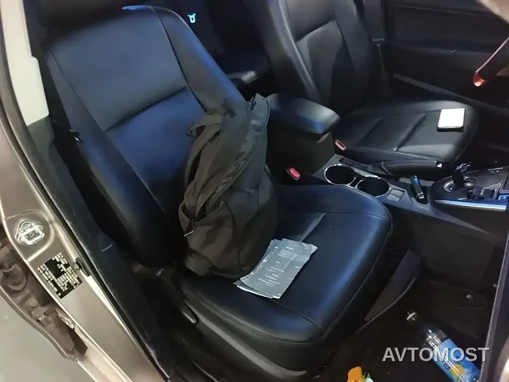 Toyota Corolla Twin Engine E+ 2019 1.8L E-CVT Leading Edition — фото 25