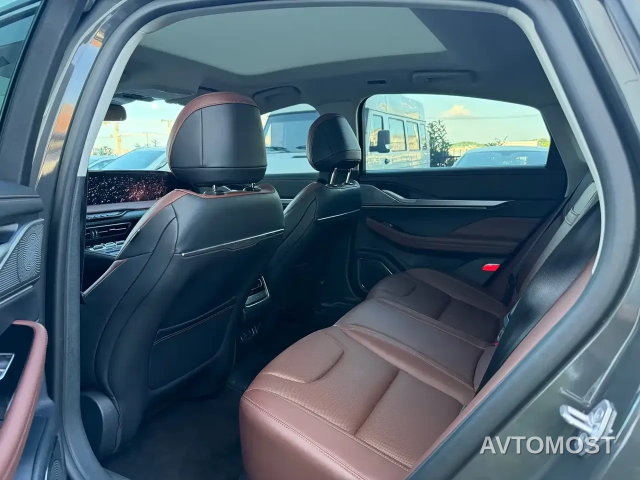 Lincoln Z 2024 2.0T 2WD Premium Hybrid Edition — фото 12