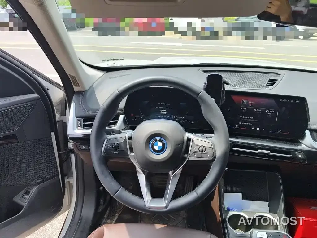 BMW iX1 2023 eDrive25L X Design Package — фото 3
