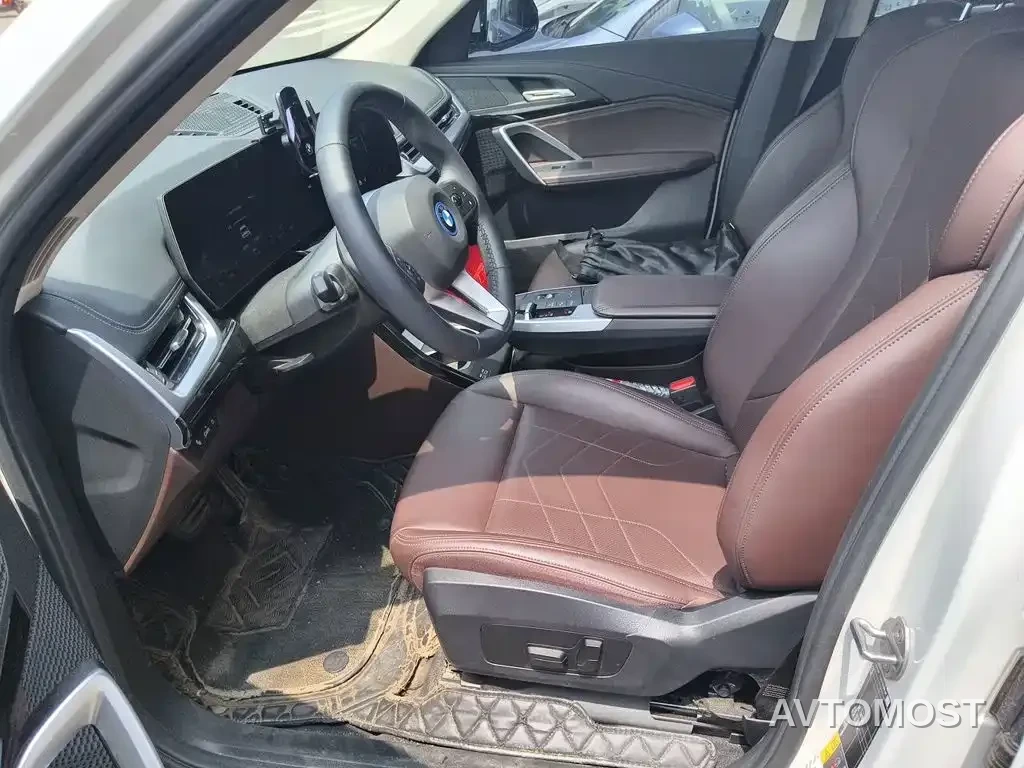 BMW iX1 2023 eDrive25L X Design Package — фото 8