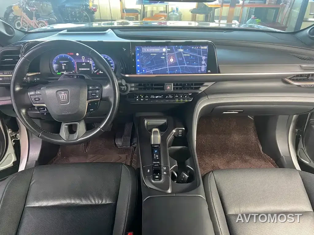 Toyota Crown SportCross 2023 2.5L SportCross HEV FWD Premium Edition — фото 2
