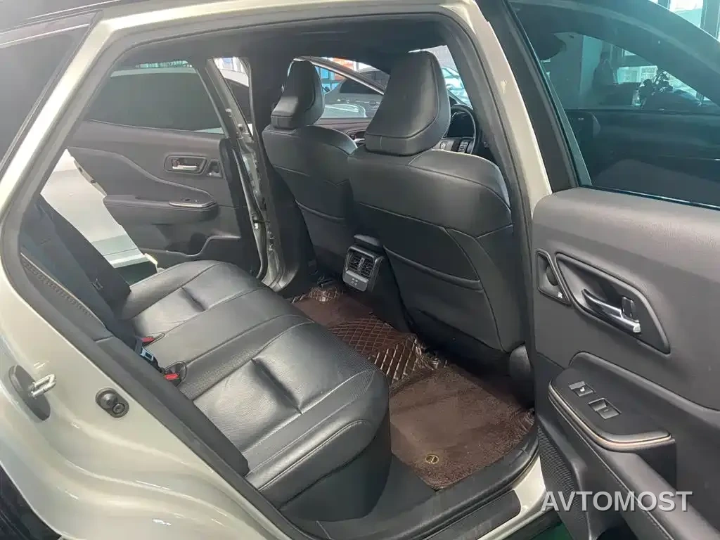 Toyota Crown SportCross 2023 2.5L SportCross HEV FWD Premium Edition — фото 4